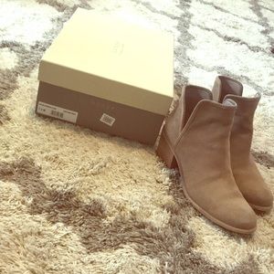 Hinge Barris Booties